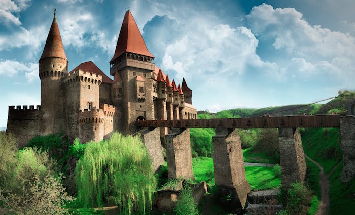 10 amazing castles