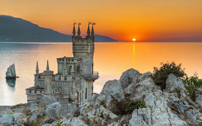 11 amazing castles