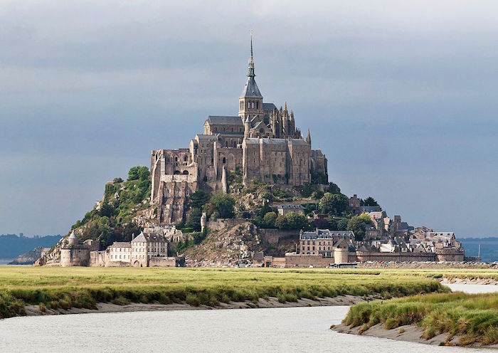 6 amazing castles