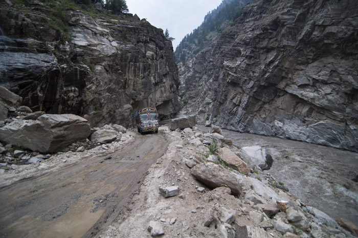 11 dangerous roads india