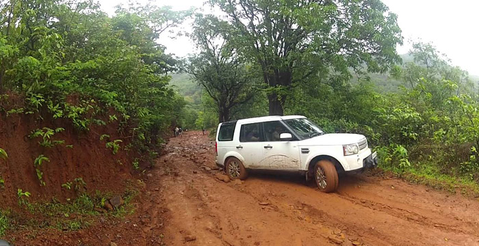 14 dangerous roads india