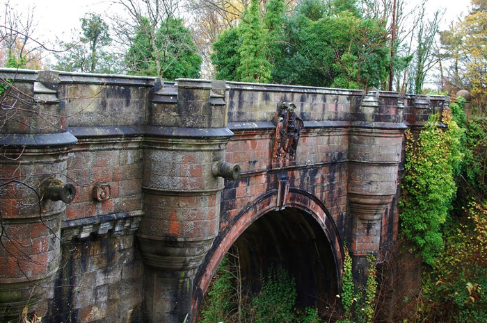 5 spooky haunted bridges