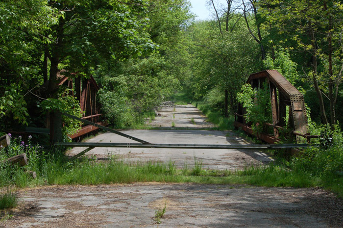 9 spooky haunted bridges