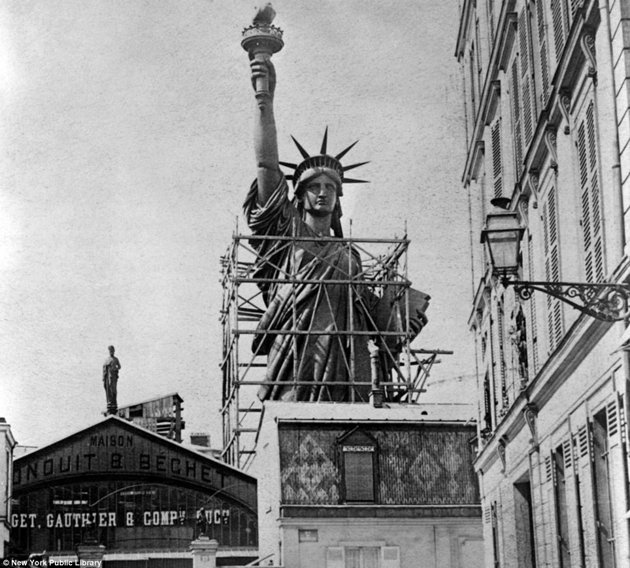 001-constructing-the-statue-of-liberty-in-pa-1830241